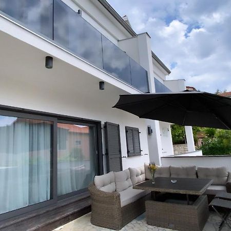 Apartments Tasha マリ・ロシニュ エクステリア 写真
