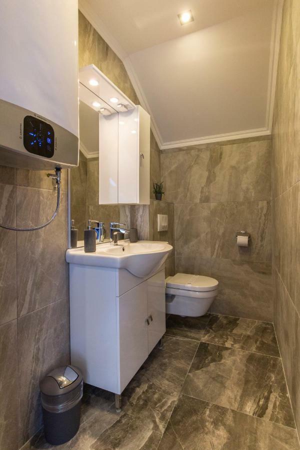 Apartments Tasha マリ・ロシニュ エクステリア 写真